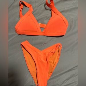 Oneone orange bikini. Kameron top, Jesse bottoms.